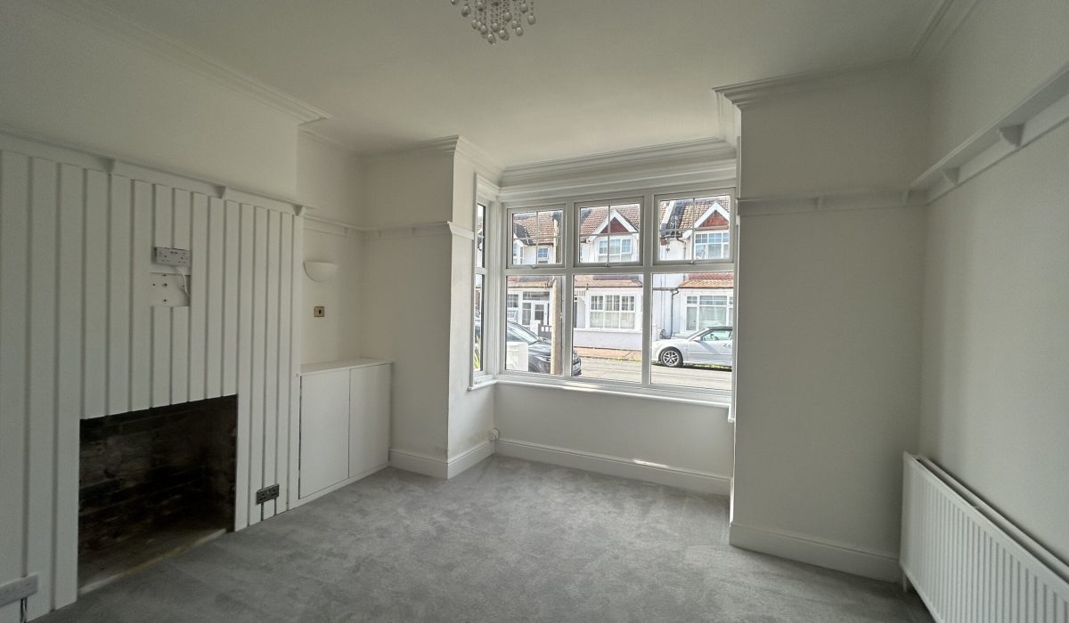 Lounge Desmond Road