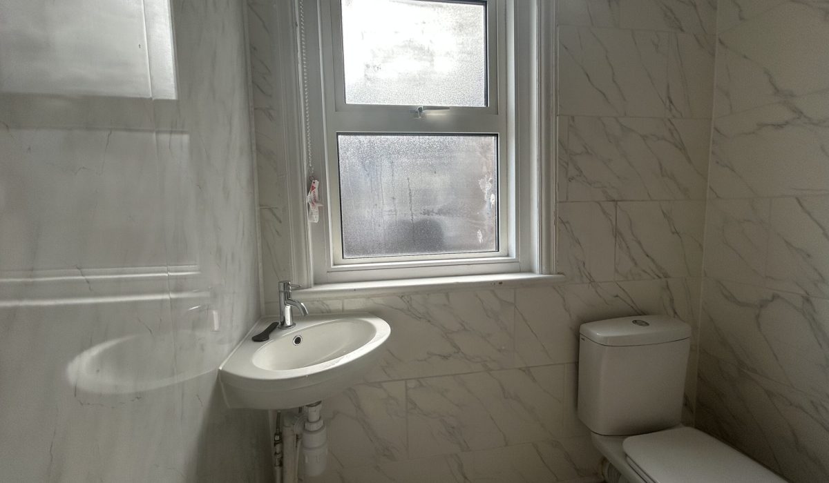 Bathroom Desmond Road