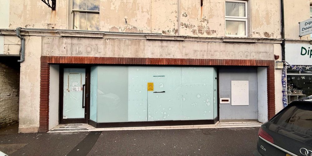 Commercial To Let Picture