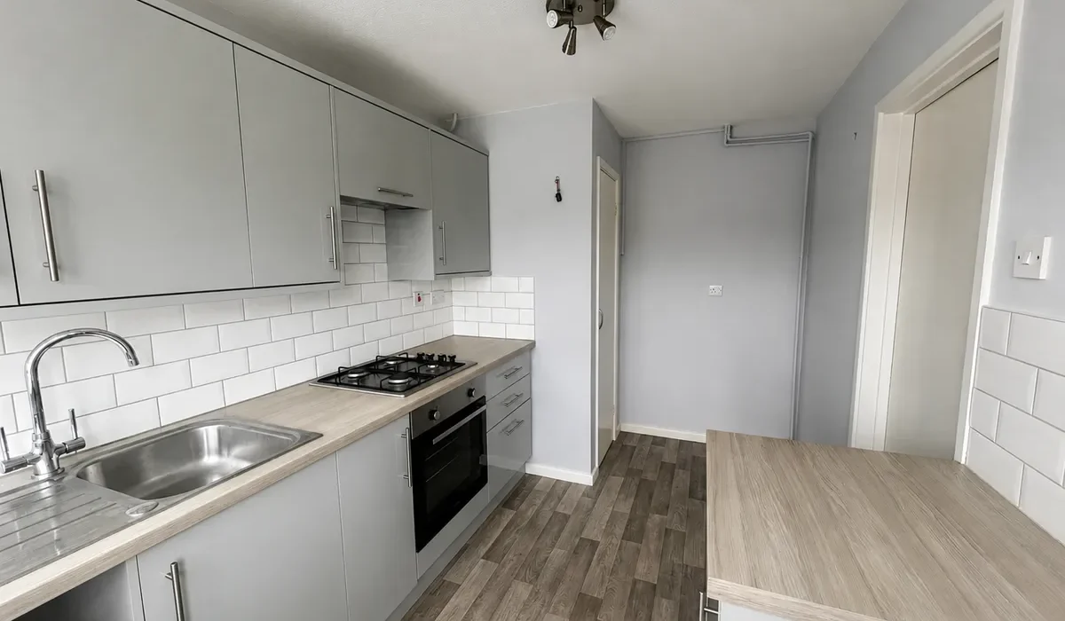 Acorn Green Hailsham BN27 Kitchen image 2