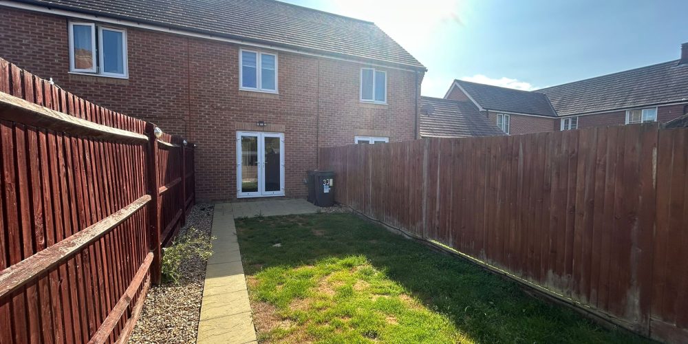lundy-walk-hailsham-rear-garden-01