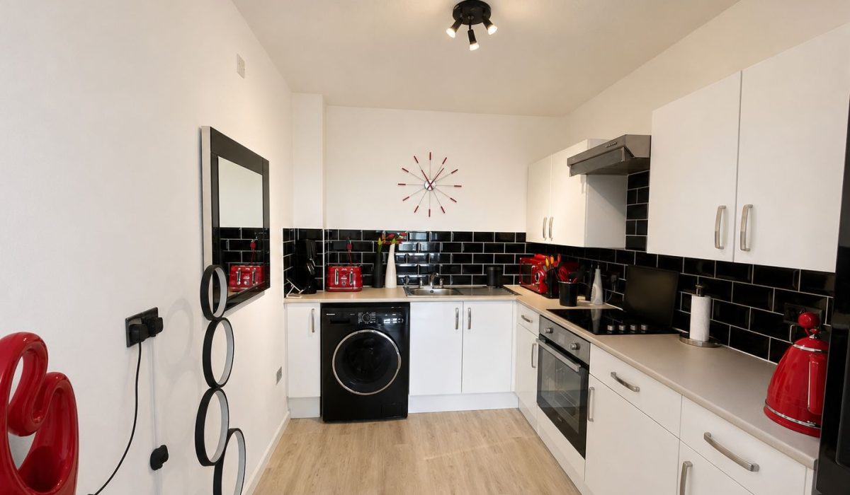 Modern fitted kitchen in one bedroom flat to rent at Mayfield Court Heathfield